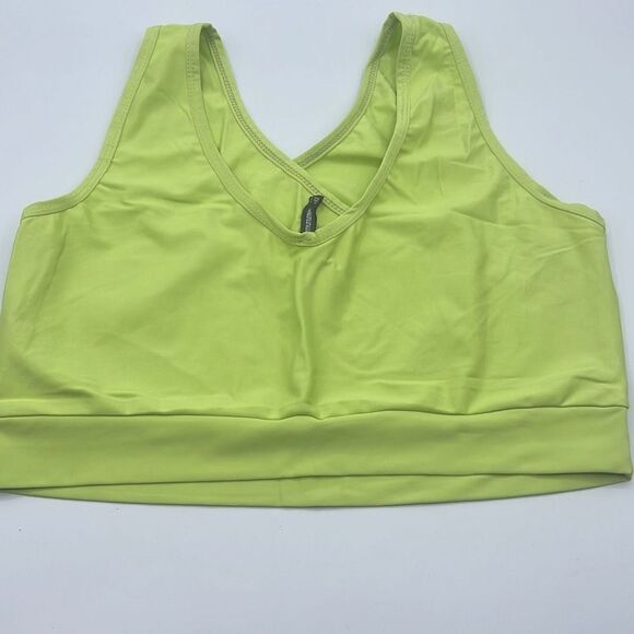 Pretty Little Things bundle sport tops - Picture 6 of 8